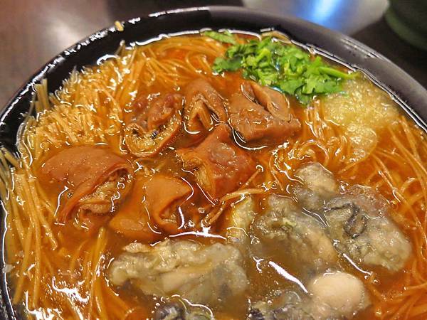 【林口美食】紅門大腸蚵仔麵線-用餐時間必定大爆人潮的小吃店