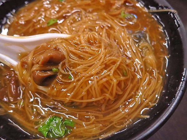 【林口美食】紅門大腸蚵仔麵線-用餐時間必定大爆人潮的小吃店