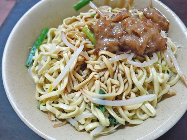 【台北美食】阿仁小吃店-無敵強大,令人回味的豬油乾麵 【台北美食】阿仁小吃店-無敵強大,令人回味的豬油乾麵