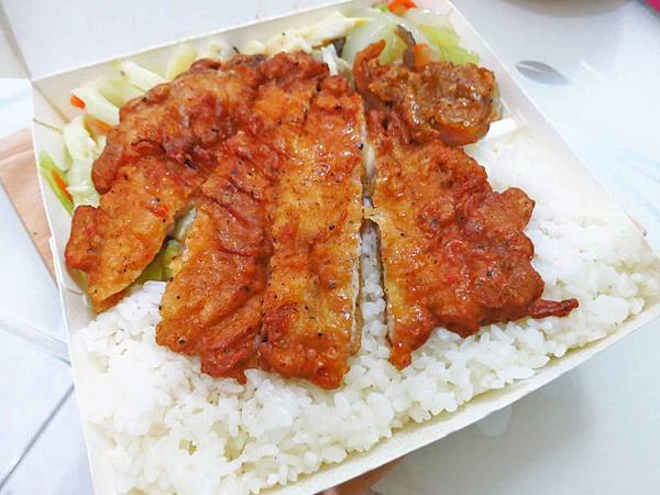 【蘆洲美食】葉家排骨飯-低調的美味排骨飯店