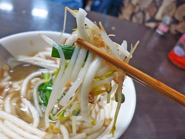 【三重美食】古早味台東米苔目-湯頭鮮甜美味的米苔目美食