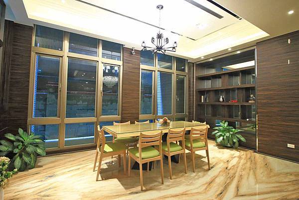 【三重建案】東利八方-台北橋捷運站250米、生活機能便利、巷弄裡的高檔建材捷運宅