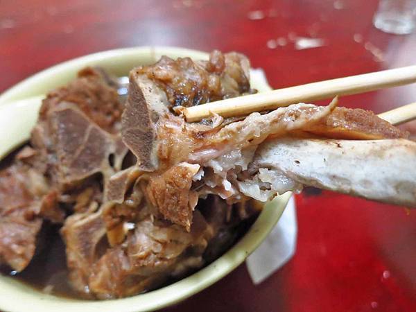 【五股美食】九如藥燉排骨-排骨多到滿出來的爆誇張美食