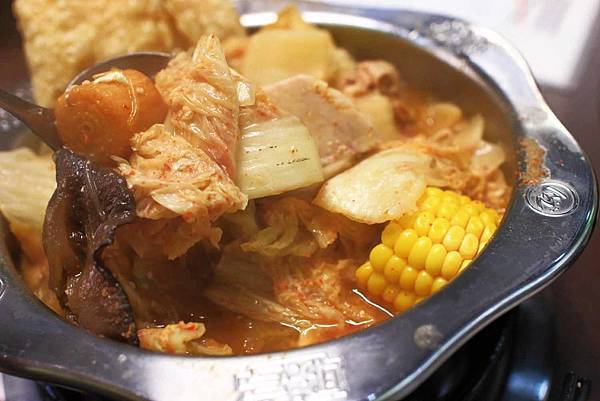 【彰化美食】联亭泡菜鍋-超大份量、用料實在的美味小火鍋