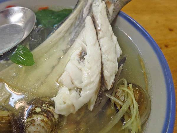 【新店美食】超人鱸魚湯-肉質軟嫩的美味魚湯