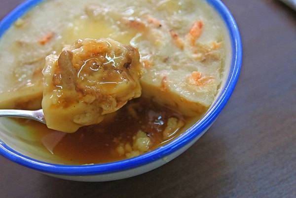 【新莊美食】府城碗粿-加入櫻花蝦的美味碗粿