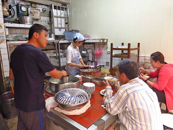 【台北美食】勇伯米苔目-老舊街道裡的５０年老字號小吃店