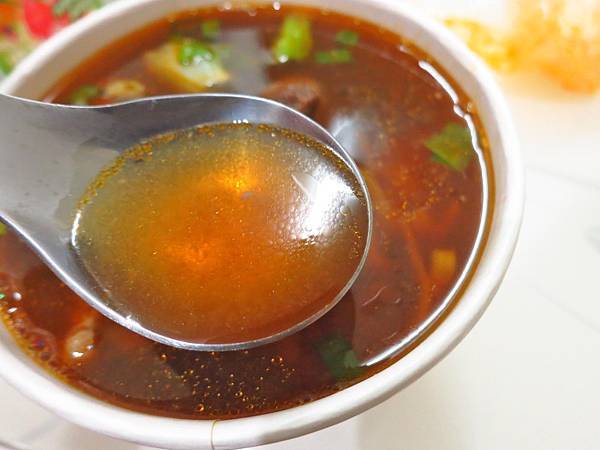 【蘆洲美食】芯麵食-CP值爆表！80元就能吃到美味又大碗的牛肉麵