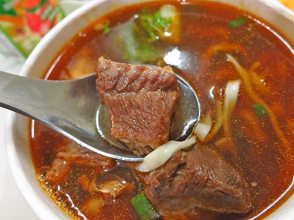 【蘆洲美食】芯麵食-CP值爆表！80元就能吃到美味又大碗的牛肉麵