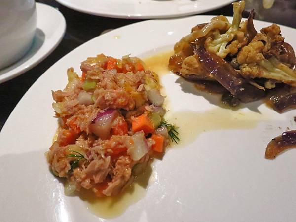 【台北美食】君品雲軒西餐廳-季節限定！大閘蟹無限量吃到飽！