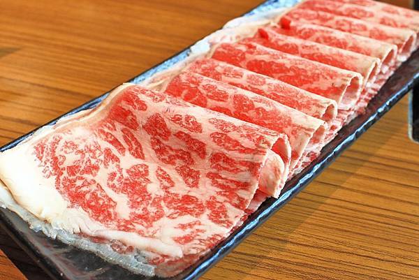 【台北美食】馬太郎鍋物-不到700元和牛無限量火鍋吃到飽