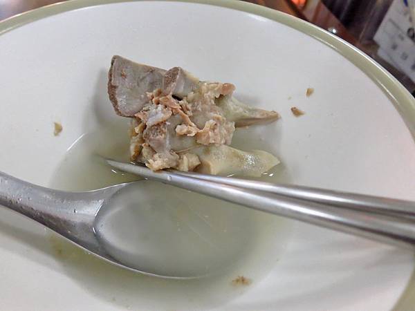 【台北美食】津豚原汁排骨湯-附近上班族最愛的店家之一