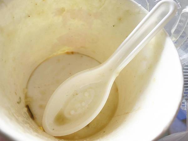 【蘆洲美食】民族路無名路邊攤-美味又迷人的皮蛋瘦肉粥