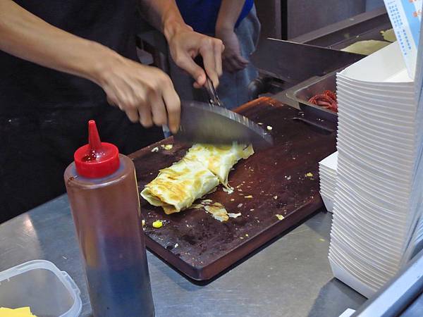 【台北美食】巴克斯韭菜盒子蛋餅-酥脆又帶有軟鬆的手工蛋餅