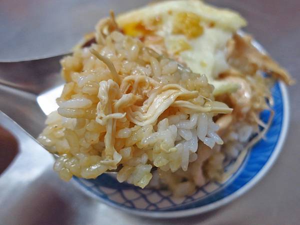 【板橋美食】嘉義雞肉飯(梁)肉焿-油香油香的雞肉飯