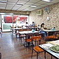 【台北美食】楊家麵食館-比一般還要大二倍的巨無霸鍋貼！