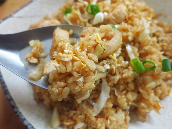 【台北美食】炒炒飯-美味又迷人的三杯雞炒飯