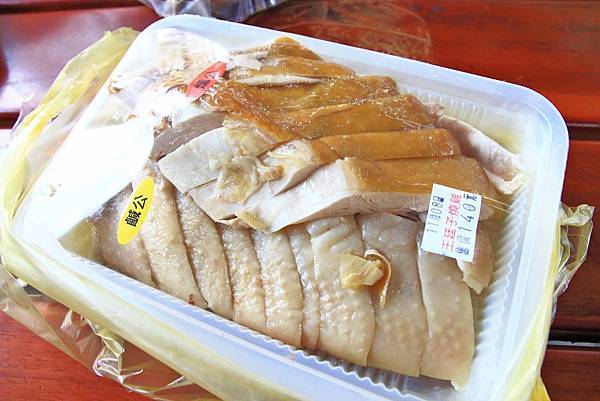 【超過170個攤位！】各式各樣美食、食材讓你逛到腳酸！不論刮風還是下大雨，都能逛街絕佳室內好景點！-汐止秀豐市場