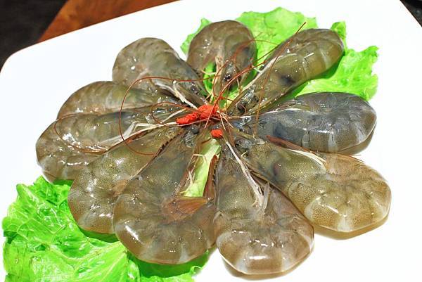 【板橋美食】重慶老火鍋-別的地方吃不到的正統重慶麻辣火鍋精髓美味！九宮格獨特吃法