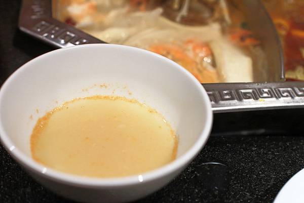 【板橋美食】重慶老火鍋-別的地方吃不到的正統重慶麻辣火鍋精髓美味！九宮格獨特吃法