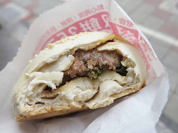 【台北美食】胡椒餅&炭烤地瓜-深受不少附近上班族喜愛的平價美食