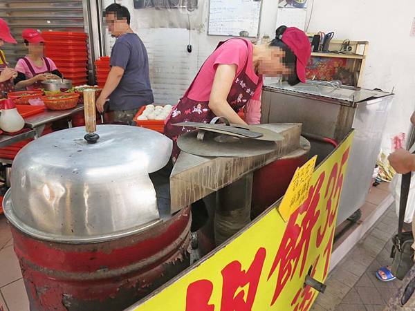 【台北美食】胡椒餅&炭烤地瓜-深受不少附近上班族喜愛的平價美食