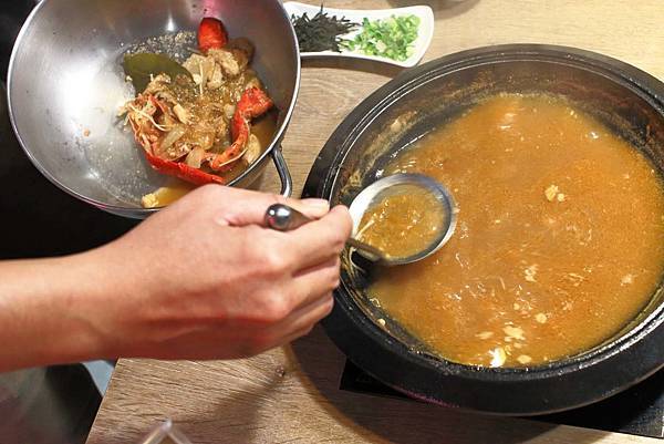 【中和美食】龍石鍋物-全台首創火焰龍蝦石頭爆炒火鍋