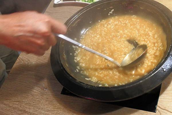【中和美食】龍石鍋物-全台首創火焰龍蝦石頭爆炒火鍋