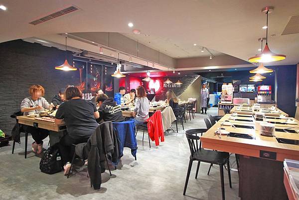 【中和美食】龍石鍋物-全台首創火焰龍蝦石頭爆炒火鍋