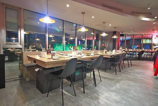 【中和美食】龍石鍋物-全台首創火焰龍蝦石頭爆炒火鍋