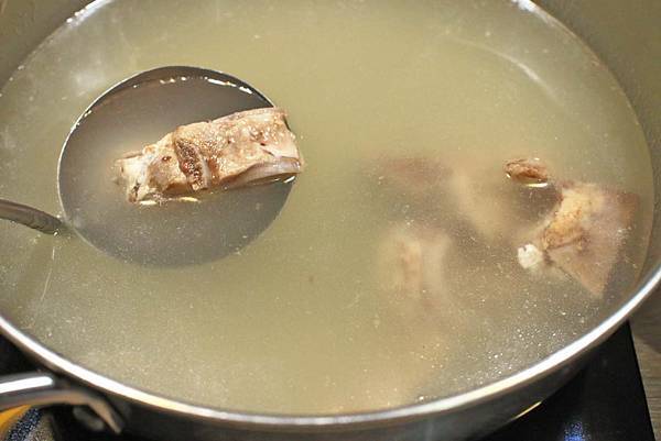 【中和美食】龍石鍋物-全台首創火焰龍蝦石頭爆炒火鍋