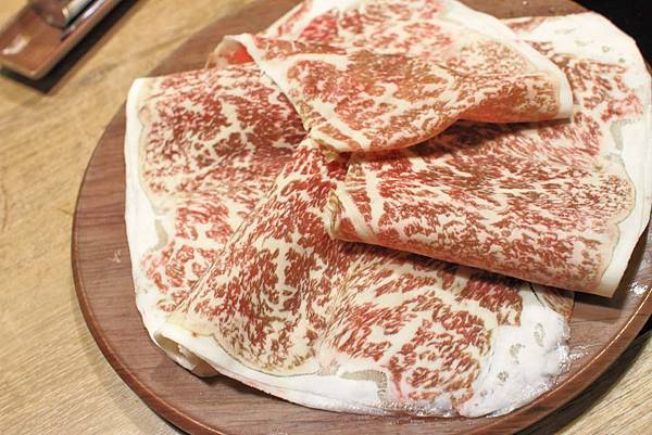 【中和美食】龍石鍋物-全台首創火焰龍蝦石頭爆炒火鍋