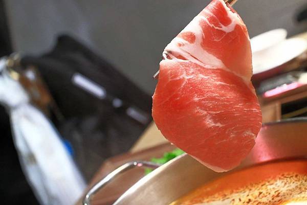 【中和美食】龍石鍋物-全台首創火焰龍蝦石頭爆炒火鍋