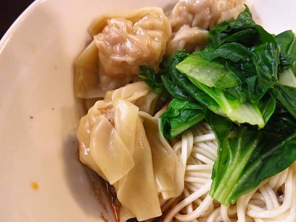 【台北美食】燒喔！抄手麵食館-附近上班族最愛的店家之一