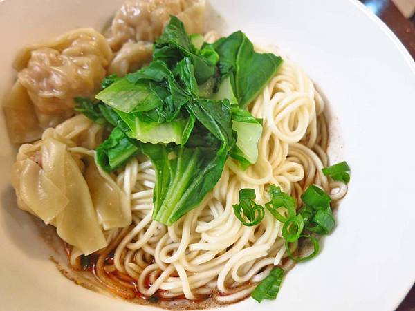 【台北美食】燒喔！抄手麵食館-附近上班族最愛的店家之一