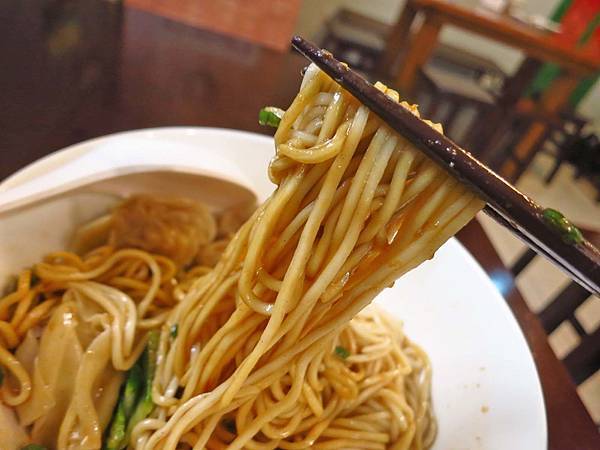 【台北美食】燒喔！抄手麵食館-附近上班族最愛的店家之一