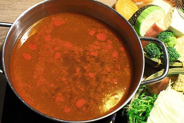 【中和美食】龍石鍋物-全台首創火焰龍蝦石頭爆炒火鍋