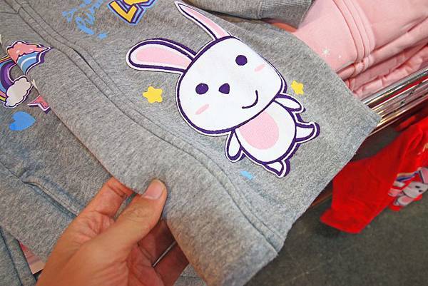 【破盤清出特賣會！下殺兩件１００元起！】PUZZLE拍手童裝特賣破盤大特價，過季商品二件100元、原廠授權卡通童裝更只要１００元、迪士尼、漫威英雄、TOMICA