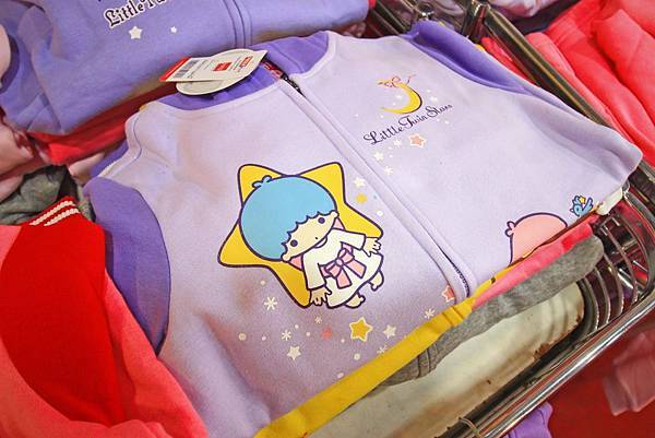 【破盤清出特賣會！下殺兩件１００元起！】PUZZLE拍手童裝特賣破盤大特價，過季商品二件100元、原廠授權卡通童裝更只要１００元、迪士尼、漫威英雄、TOMICA