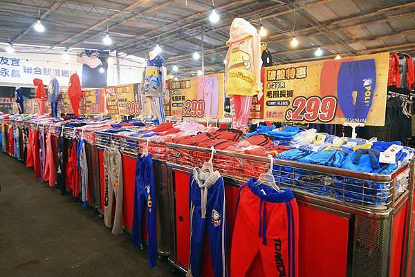 【破盤清出特賣會！下殺兩件１００元起！】PUZZLE拍手童裝特賣破盤大特價，過季商品二件100元、原廠授權卡通童裝更只要１００元、迪士尼、漫威英雄、TOMICA