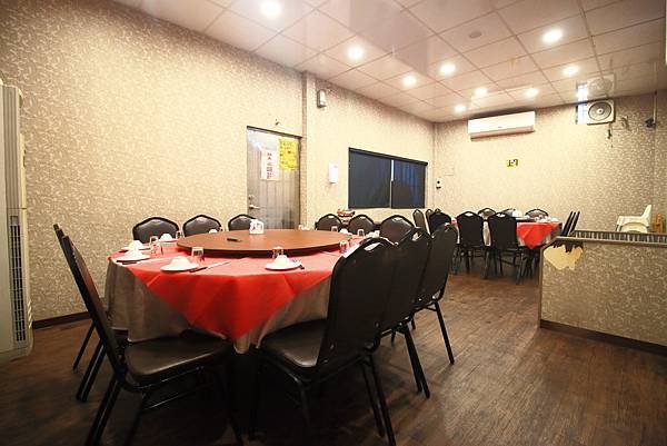 【台北美食】南海漁村-超過數十年的老店！吃了會讓人回味的超大份量炒熱美食