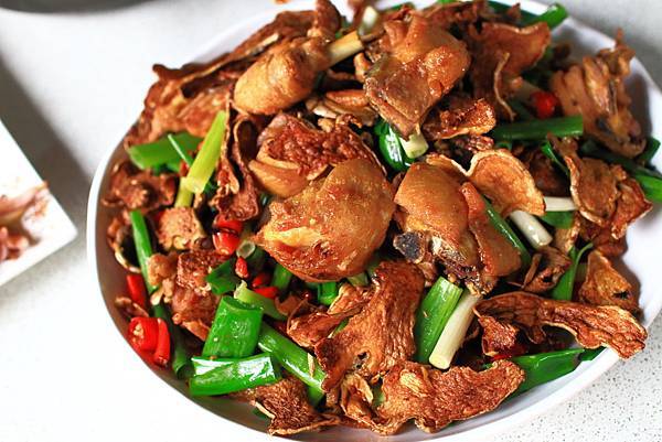 【台北美食】南海漁村-超過數十年的老店！吃了會讓人回味的超大份量炒熱美食