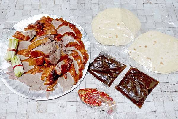 【桃園八德美食】邊境烤鴨-每日新鮮現烤限量烤鴨，晚來就吃不到!!