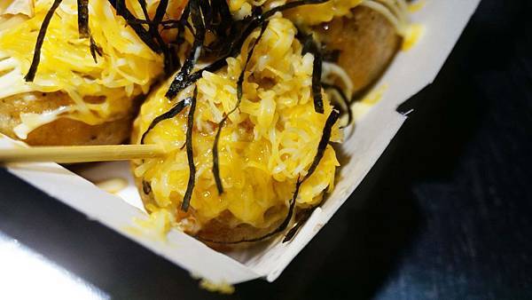 【台北美食】花匠章魚燒-會牽絲的爆漿章魚燒 【台北美食】花匠章魚燒-會牽絲的爆漿章魚燒