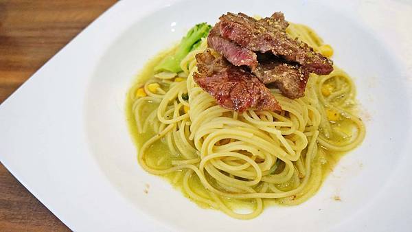 【蘆洲美食】R2義麵小棧-用餐時間還要排隊才能吃到的高CP值餐廳 【蘆洲美食】R2義麵小棧-用餐時間還要排隊才能吃到的高CP值餐廳