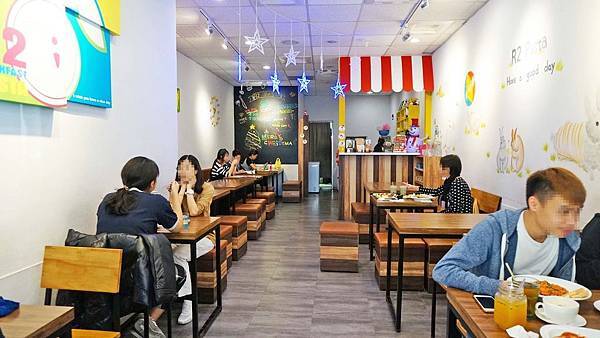 【蘆洲美食】R2義麵小棧-用餐時間還要排隊才能吃到的高CP值餐廳