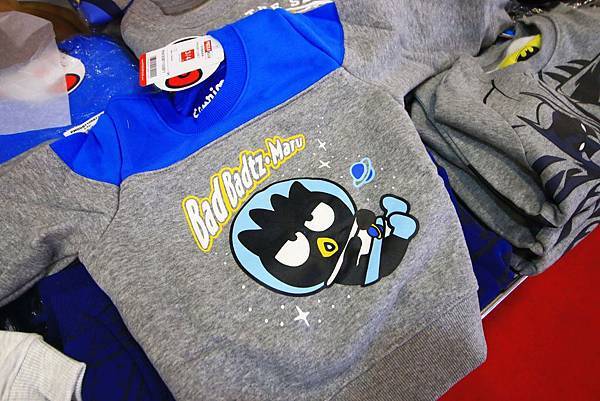 【春節破盤出清！一件都不留】新北最大檔次童裝特賣會！最低下殺２件１００元，滿２０００再折２００，絕無僅有的超低價，買到賺到，錯過就沒有了～！新莊輔大夜市拍手童裝特賣會