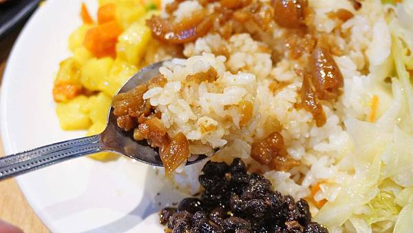 【台北美食】三福排骨飯-附近居民從小吃到大的20年老字號排骨飯店