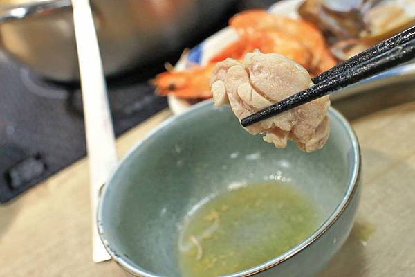 【新竹美食】Umi火鍋水產直賣所-活體龍蝦、鮑魚、貝類海鮮，新鮮海產美味讓你吃的到