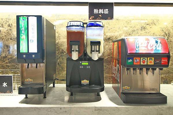 【新竹美食】Umi火鍋水產直賣所-活體龍蝦、鮑魚、貝類海鮮，新鮮海產美味讓你吃的到